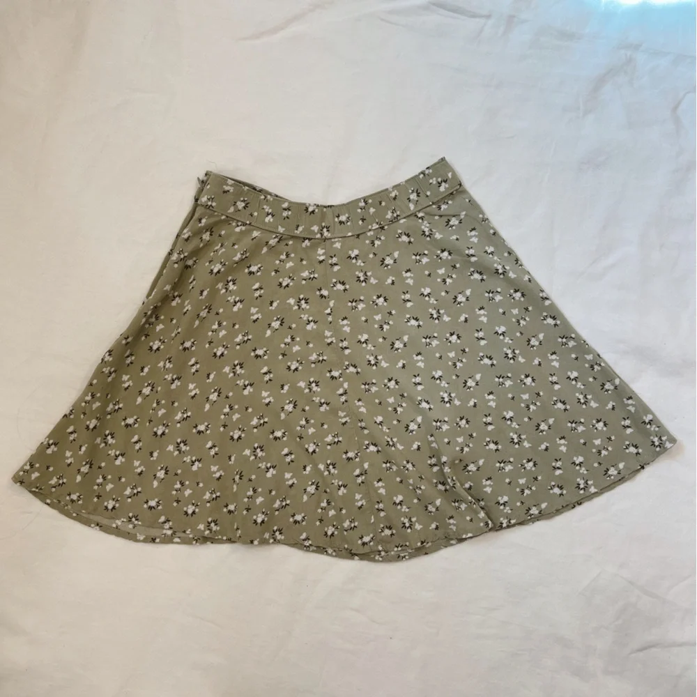 Hollister Floral Mini Skirt - Picture 1 of 5